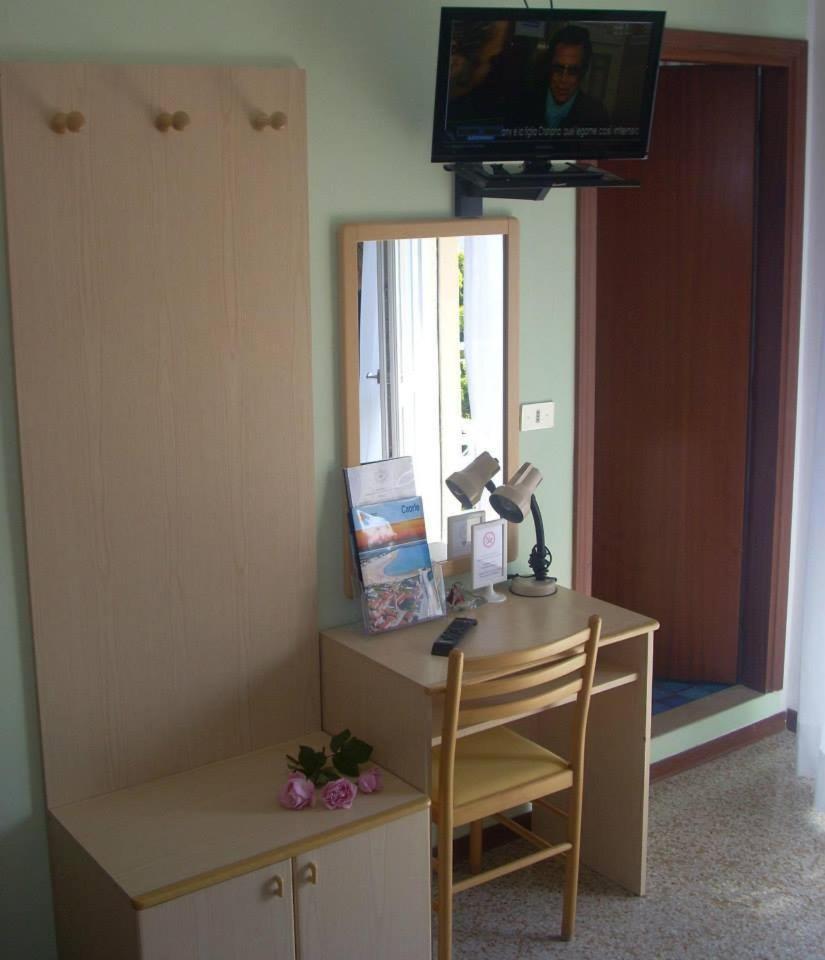 Hotel Fornaro Каорле Экстерьер фото