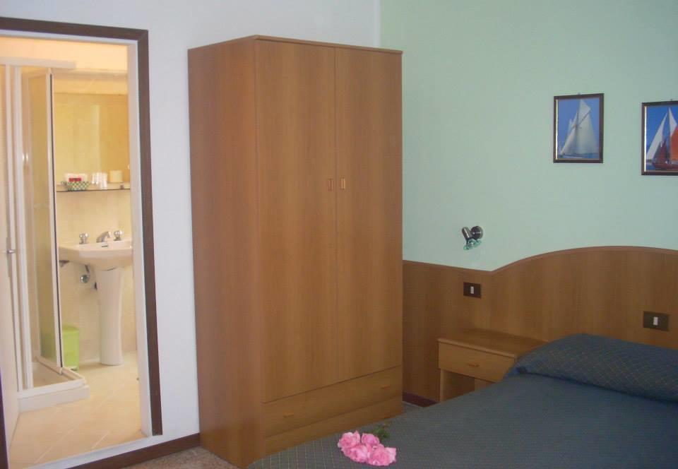 Hotel Fornaro Каорле Экстерьер фото